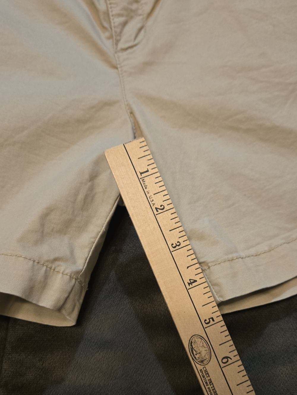 Old Navy Women's Size 8 Khaki Cotton Shorts 5-in Inseam - Picture 4 of 4